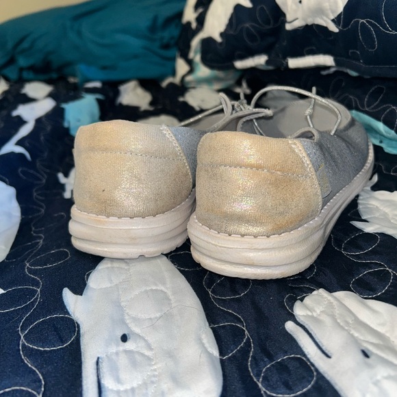 Hey Dude Women's Wendy Metallic Sparkle Silver Shoes Size 11 Casual - Picture 6 of 6